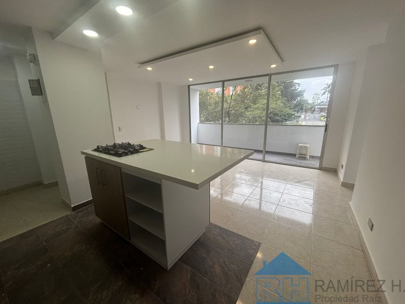 Apartamento disponible para Arriendo en Medellín Loma De Los Bernal Foto numero 1