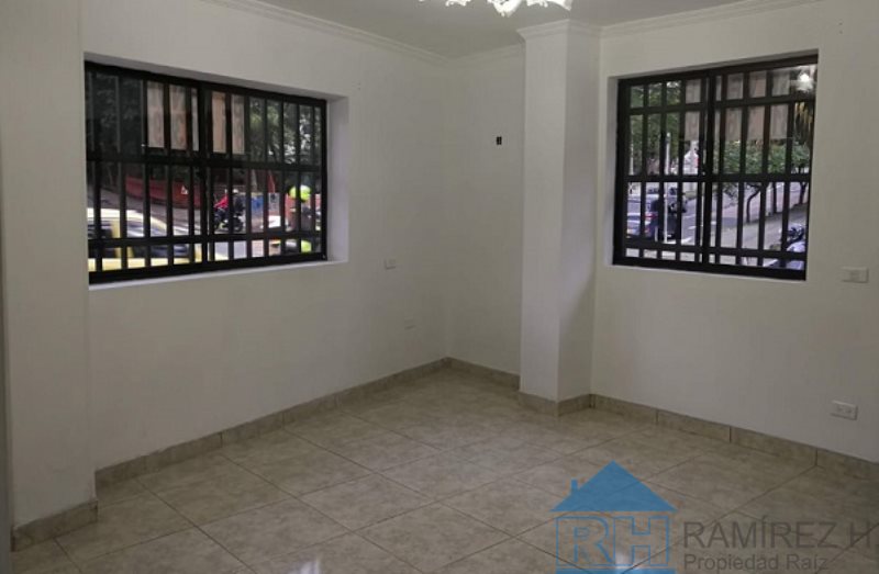 Casa disponible para Venta en Medellín con un valor de $305,000,000 - $305,000,000 código 3132